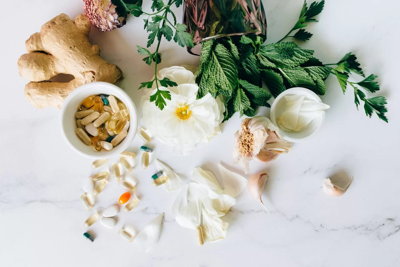 Supplements and herbs to support the body's natural healing process.